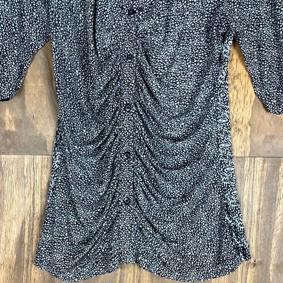 CAbi Womens Blouse White Black Leopard Runched Mesh 1/2 Sleeve Button Down M - Picture 3 of 11